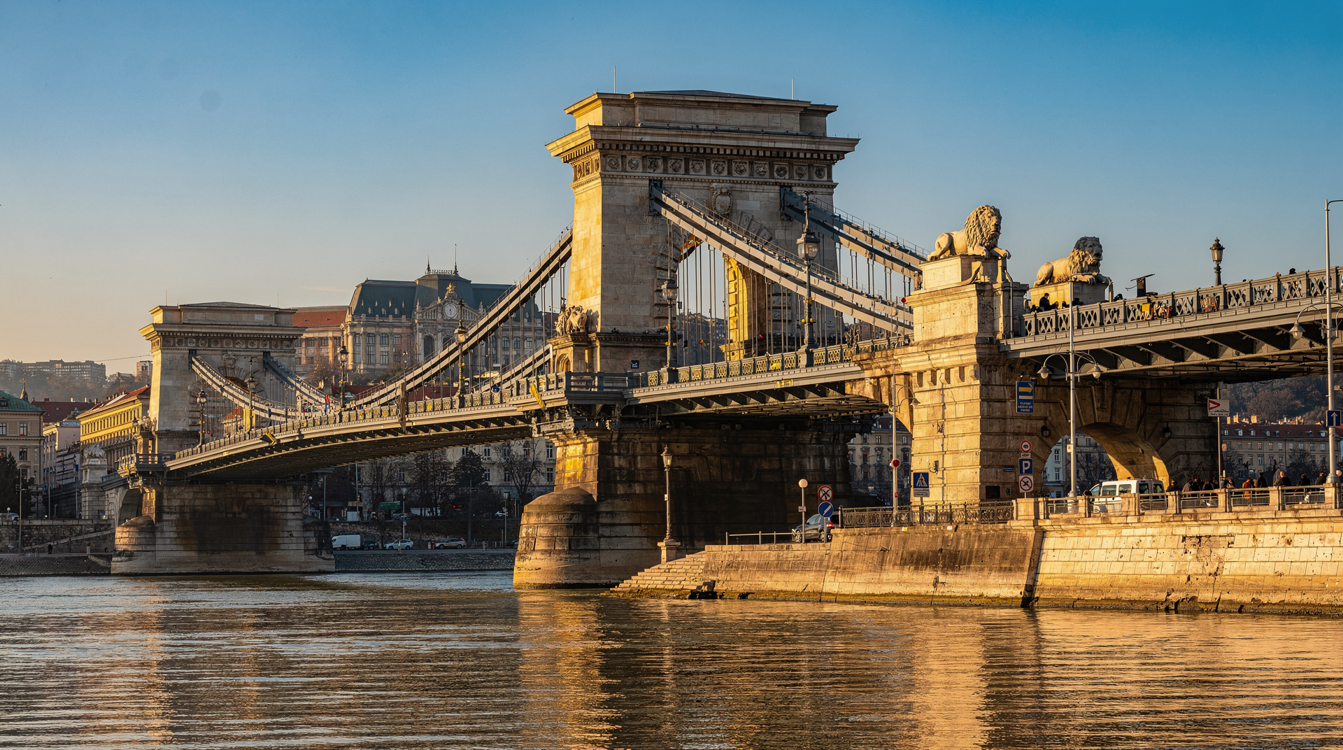 Kettenbrücke Budapest: Guide zur ikonischsten Donaubrücke — Budapests Kettenbrücke: Geschichte, Überquerung, beste Aussichten und was auf je