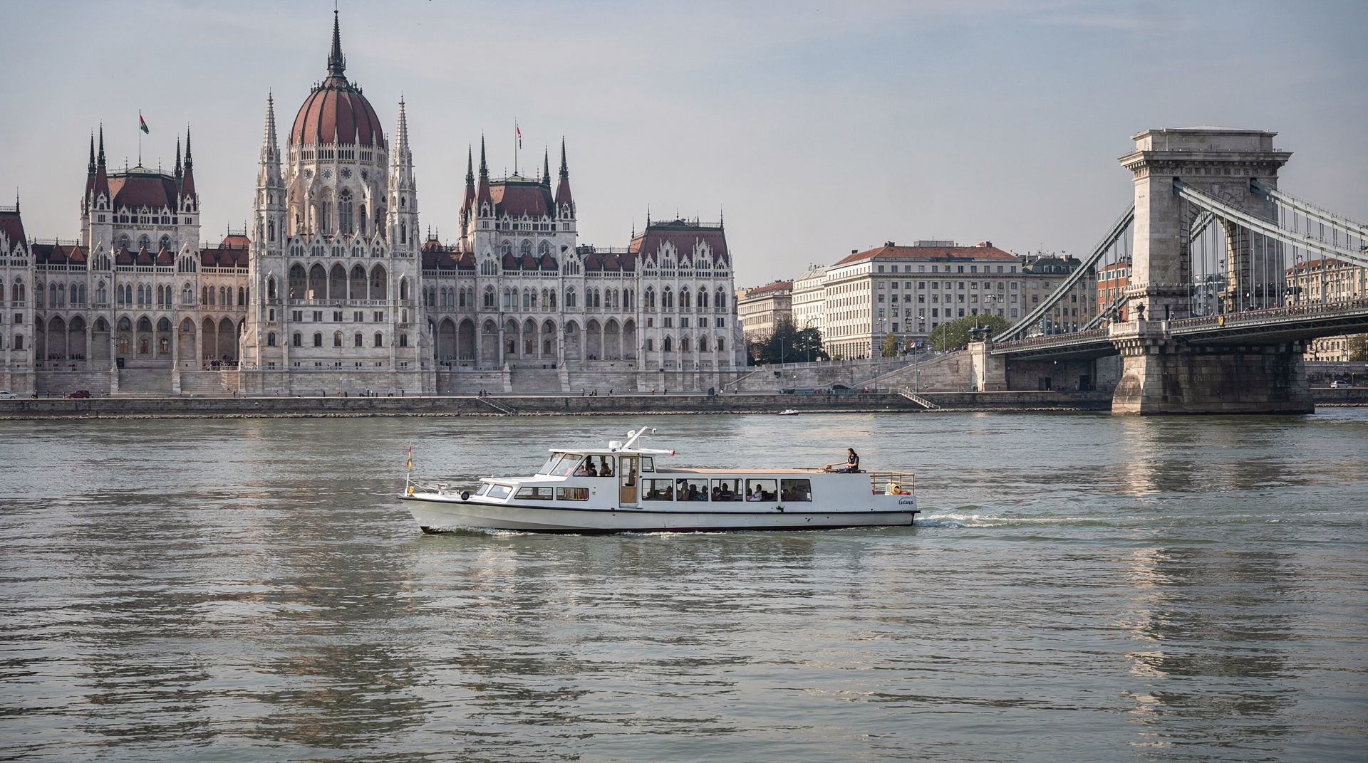 Donaukreuzfahrten tagsüber in Budapest: was man erwarten kann — Tagsüber-Donaukreuzfahrten in Budapest: was man sieht, die Hop-on-Hop-off-Option