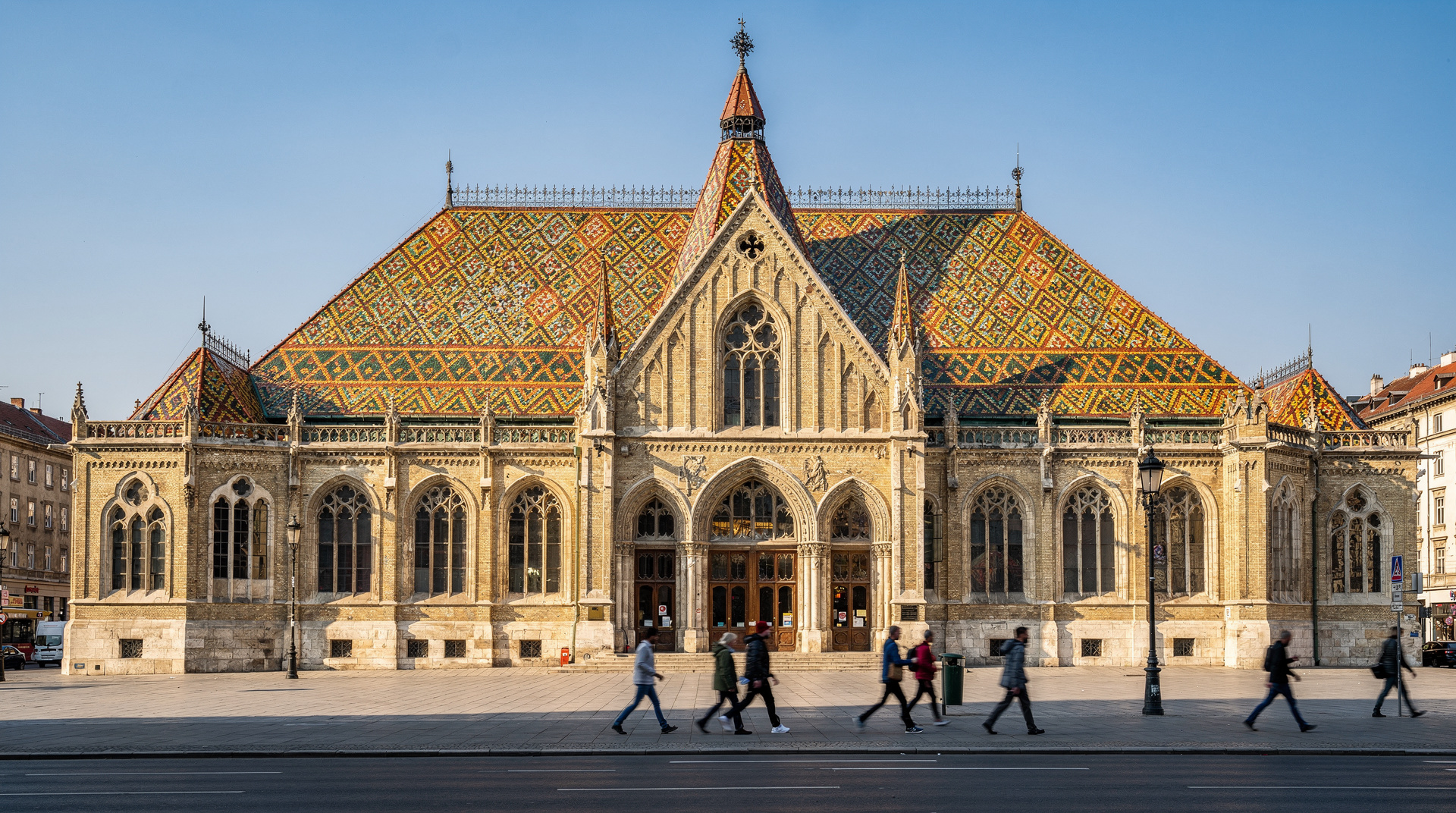 Große Markthalle Budapest: Der Insider-Lebensmittelführer — Große Markthalle Budapest: was man essen und kaufen sollte, was überteuert ist u