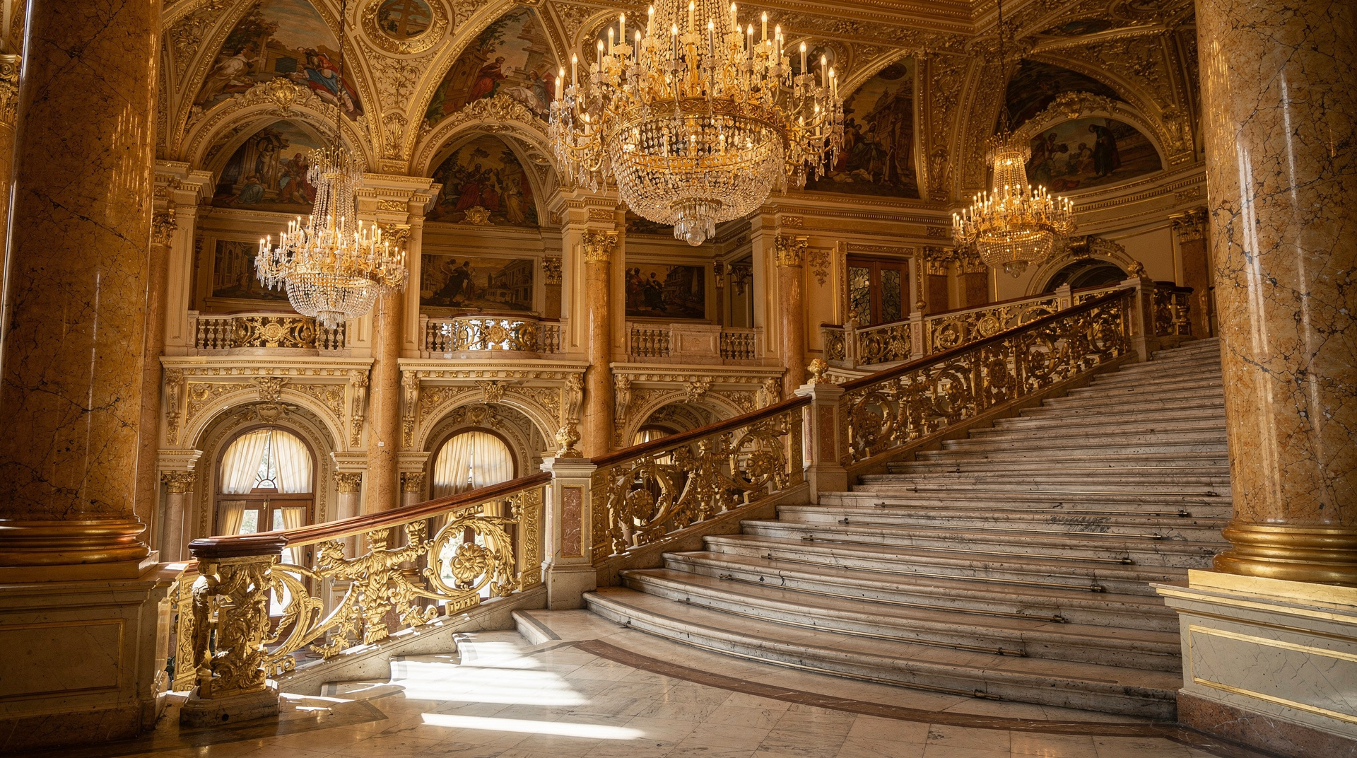 Ungarische Staatsoper Budapest: Konzerte, Führungen und Besuch des Wahrzeichen-Theaters — Vorstellung oder Führung in der Ungarischen Staatsoper — eines der schönsten Neo