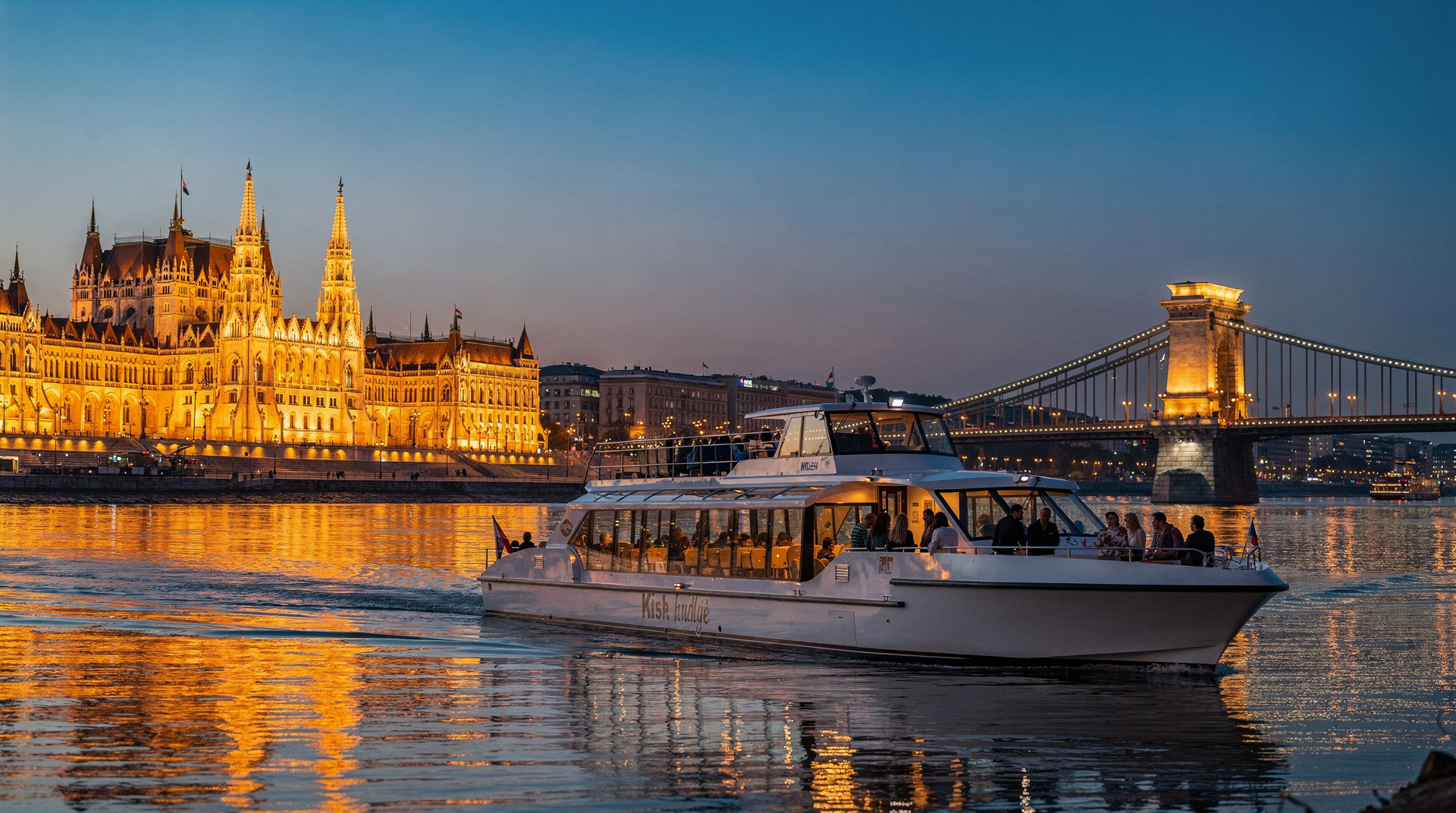 Privatbootverleih in Budapest: Ihr eigenes Donauerlebnis — Privatbootverleih in Budapest: private Jachtkreuzfahrten, Stundenpreise, Leistun