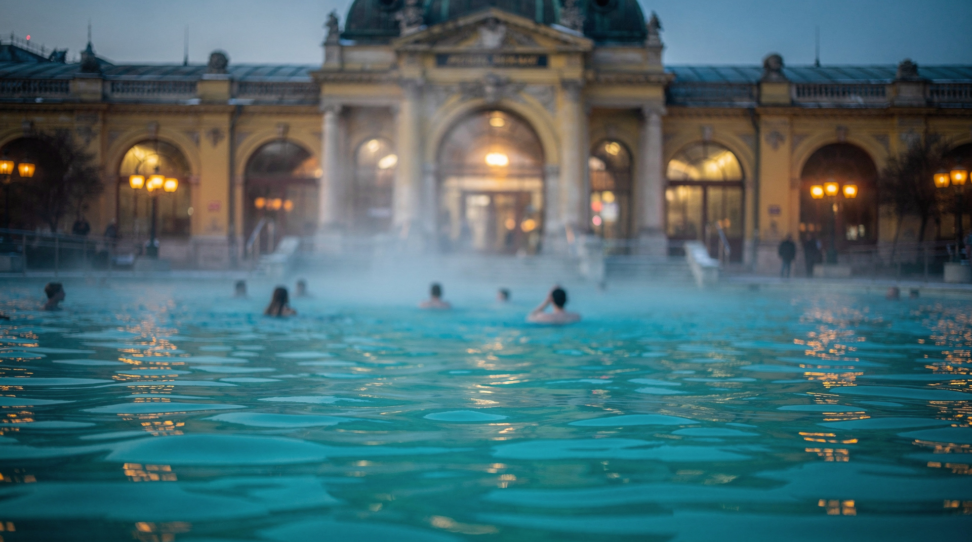 Sparty Budapest Guide: die Spa-Party in den Széchenyi Bädern — Alles über die Budapester Sparty: was es ist, wie man Tickets bekommt, wie das E