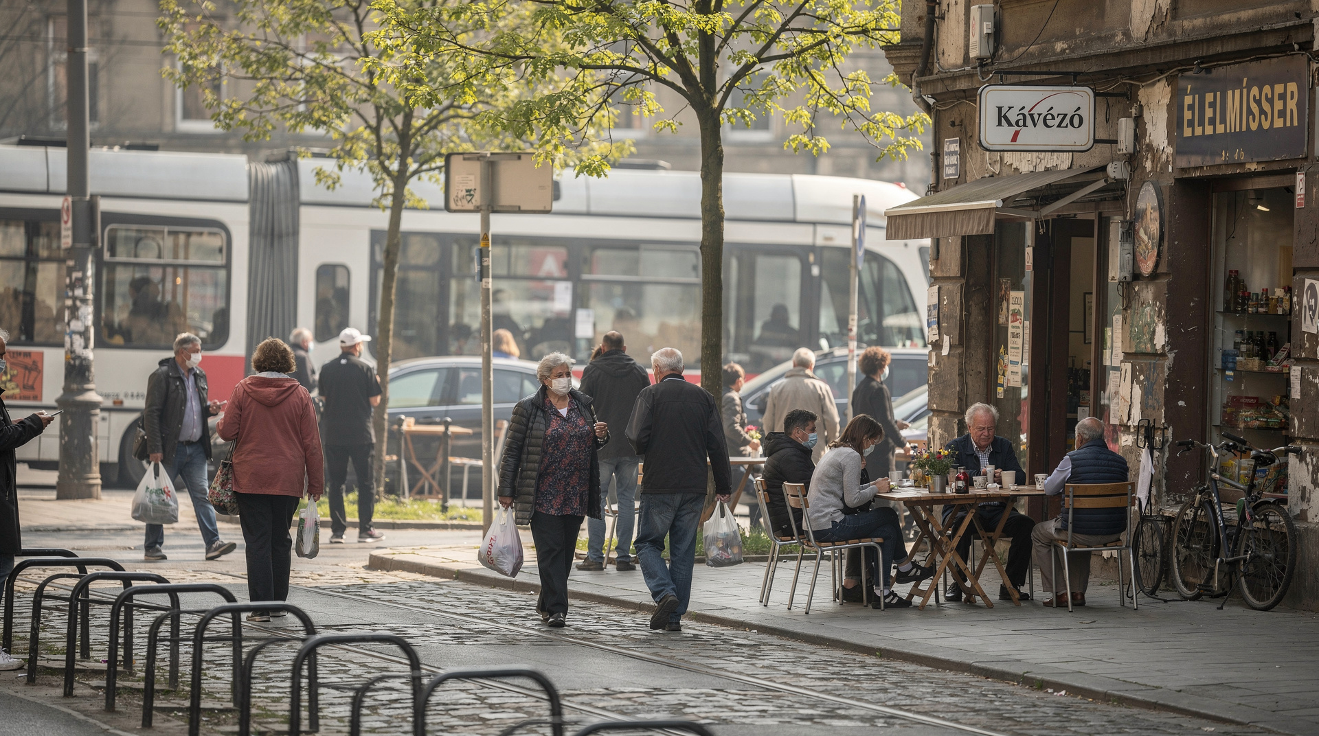 La trappola turistica di Váci Street: cosa sapere prima di mangiare lì